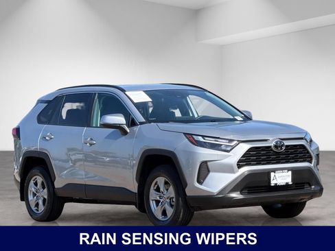 Used 2025 Toyota RAV4 XLE FWD image 9