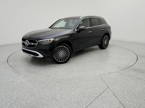 Certified 2026 Mercedes-Benz GLC 300 image 1