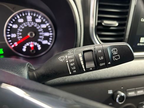 Used 2022 Kia Sportage LX image 20