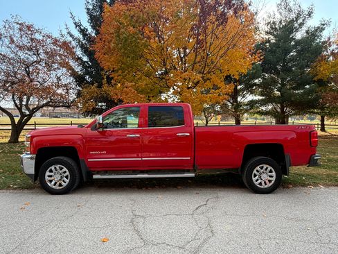 Used 2018 Chevrolet Silverado 3500 LTZ image 7