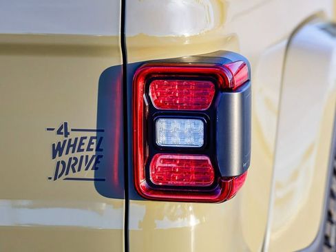 New 2026 Jeep Gladiator Willys image 10