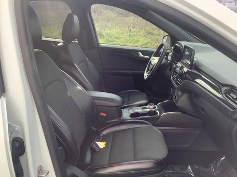 Used 2023 Ford Escape ST-Line image 15