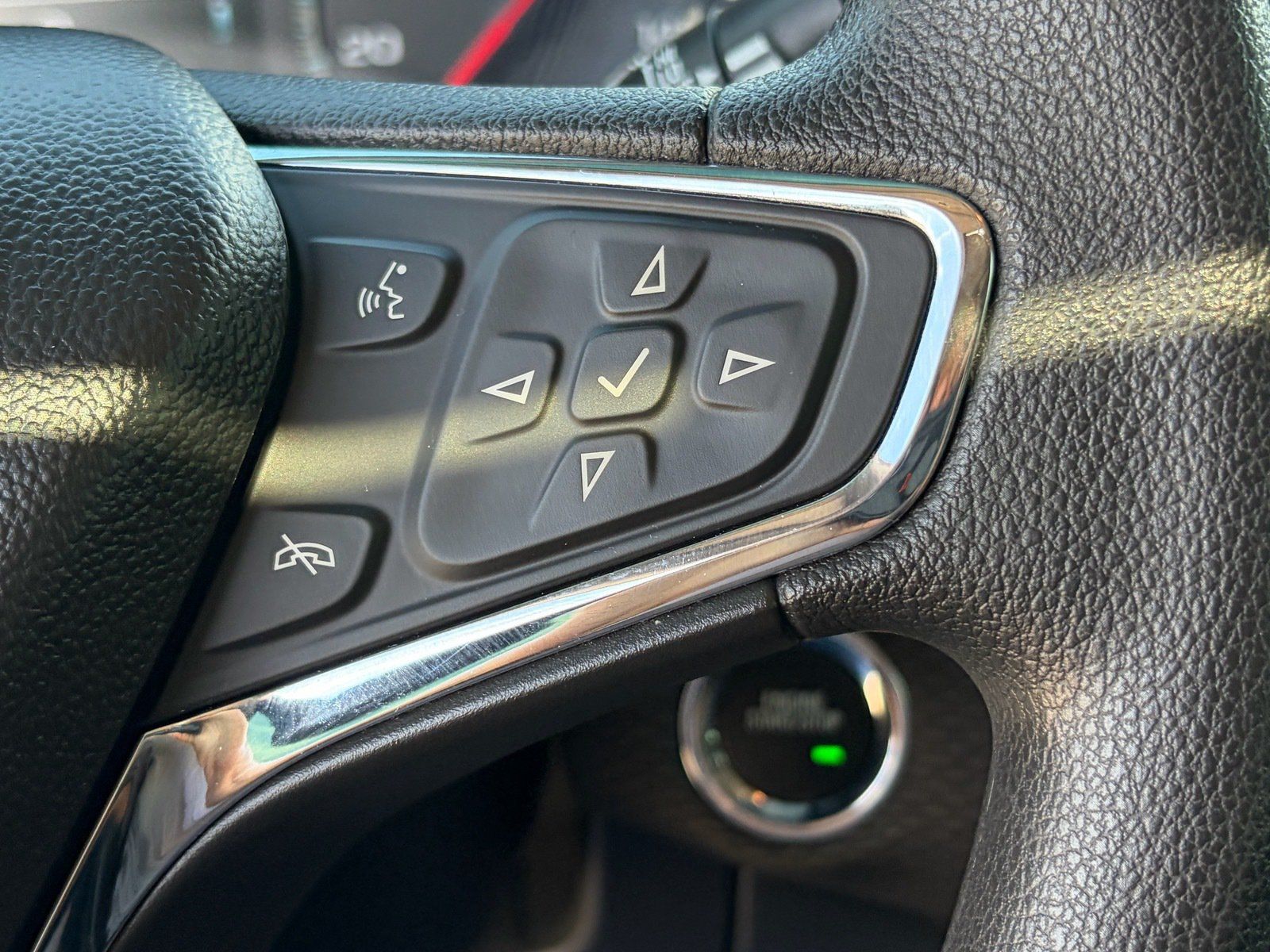 Used 2018 Chevrolet Cruze LT w/ Sun And Sound Package FWD image 22