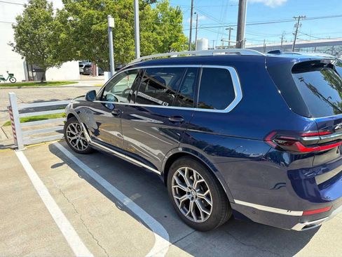 Used 2024 BMW X7 xDrive40i AWD/4WD image 3
