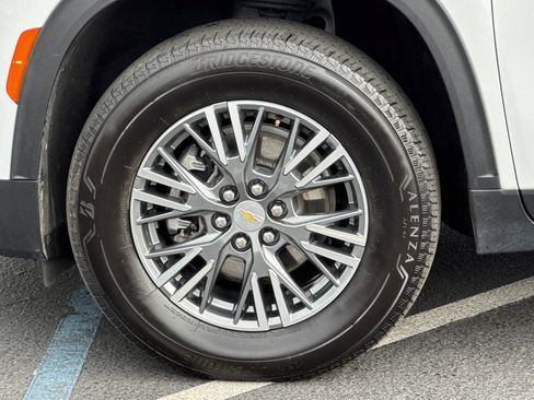 Certified 2024 Chevrolet Traverse LT image 32