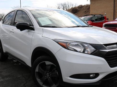 Used 2018 Honda HR-V EX image 3