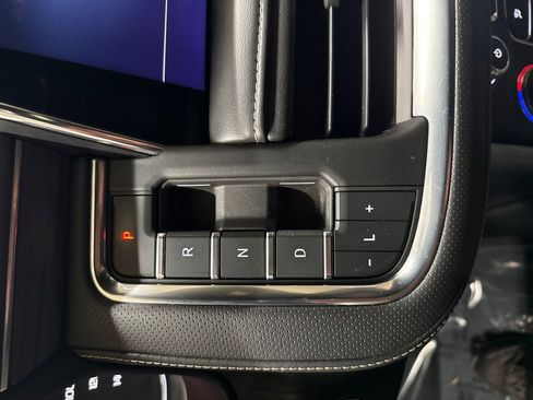 Used 2021 GMC Yukon XL SLT AWD/4WD image 27