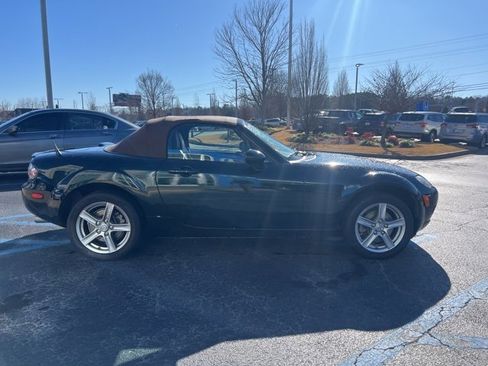 Used 2008 MAZDA MX-5 Miata Sport w/ Convenience Pkg image 5
