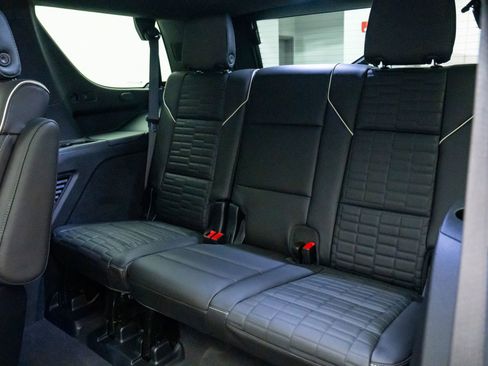 Certified 2025 Cadillac Escalade V w/ LPO, ONYX Package AWD/4WD image 21
