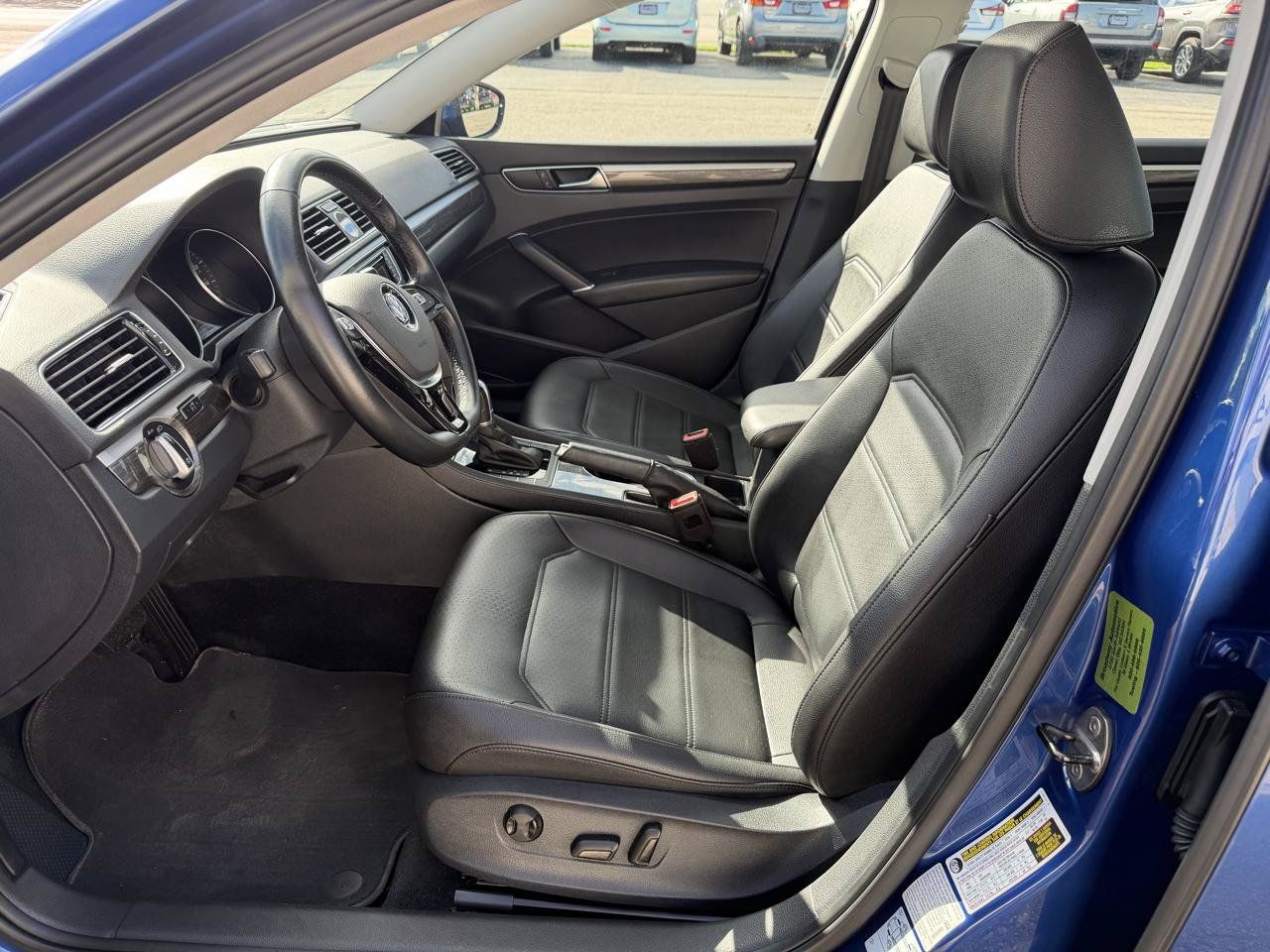 Used 2016 Volkswagen Passat 1.8T SE FWD image 11