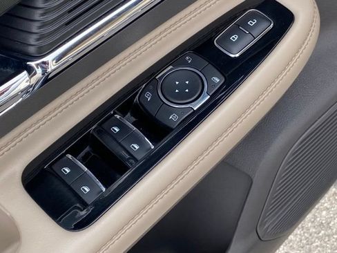 Used 2022 Lincoln Corsair AWD w/ Equipment Group 101A image 12