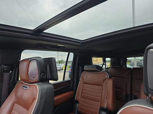 Certified 2023 GMC Yukon XL Denali Ultimate AWD/4WD image 9