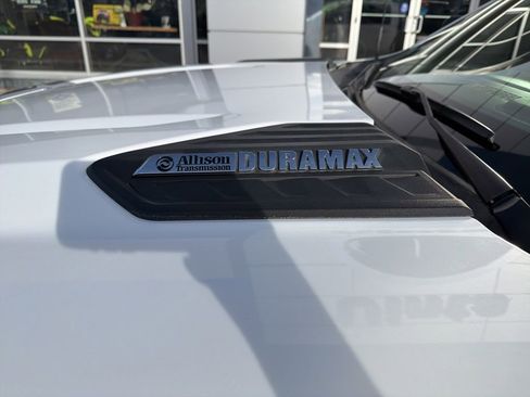 Used 2024 Chevrolet Silverado 3500 LT w/ Convenience Package image 11