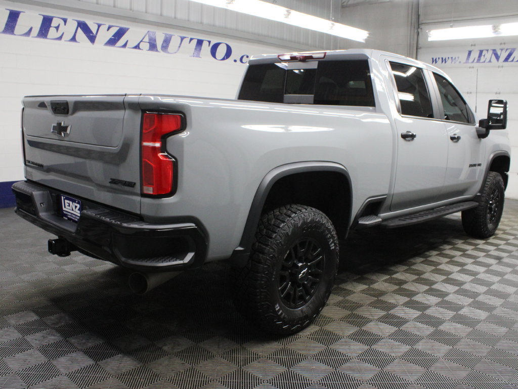Used 2025 Chevrolet Silverado 2500 ZR2 w/ Technology Package AWD/4WD image 6
