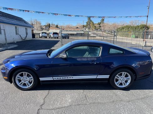 Used 2010 Ford Mustang Coupe image 5