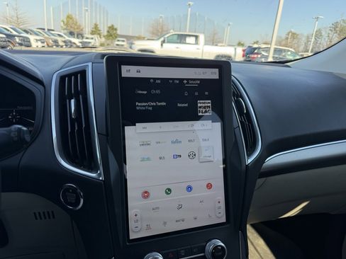 Used 2022 Ford Edge Titanium w/ Equipment Group 301A image 16