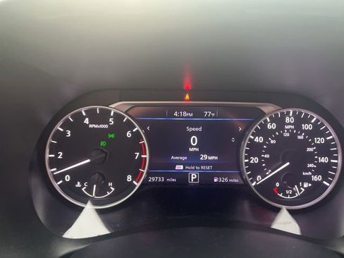 Used 2022 Nissan Sentra SR w/ Electronics Package FWD image 5