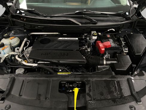 Certified 2025 Nissan Rogue SV AWD/4WD image 11