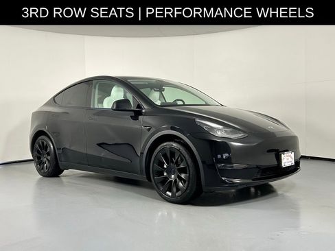 Used 2022 Tesla Model Y Long Range image 1
