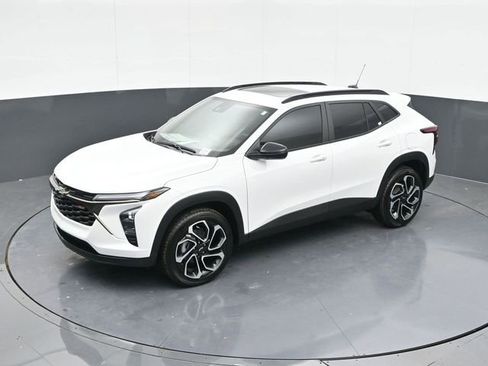 New 2026 Chevrolet Trax RS w/ Sunroof Package image 64