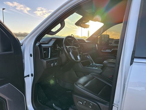 Used 2024 GMC Sierra 2500 Denali w/ Denali Reserve Package image 18