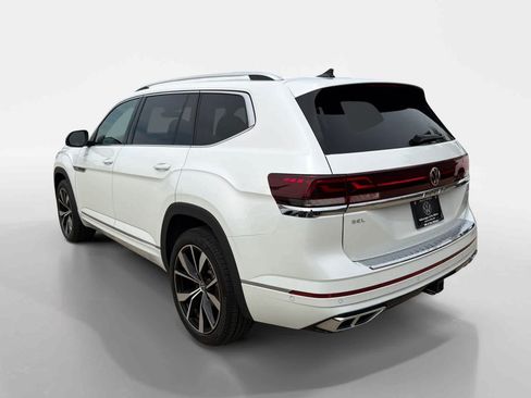 Used 2024 Volkswagen Atlas SEL Premium R-Line AWD/4WD image 4