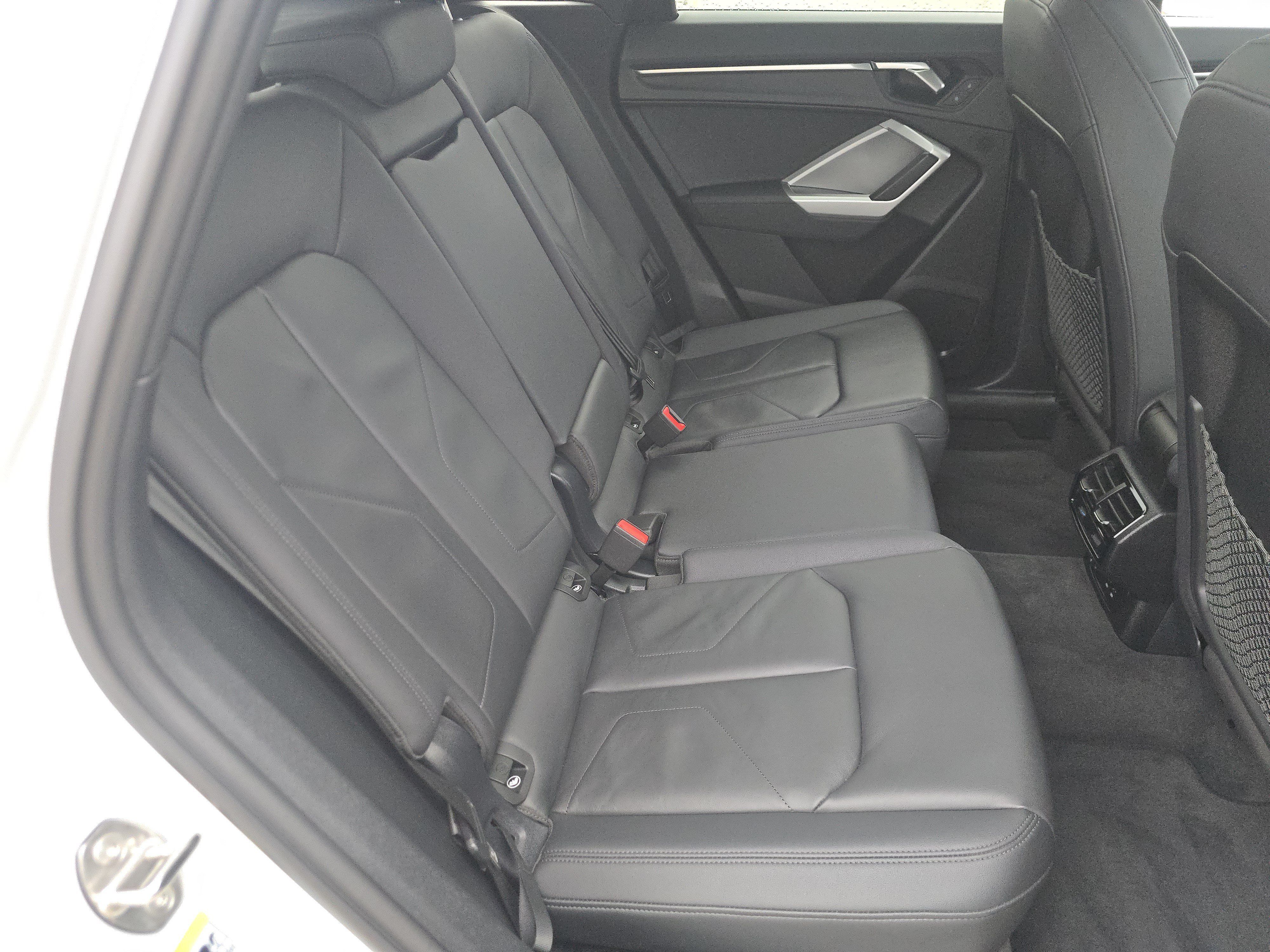 Certified 2025 Audi Q3 2.0T Premium w/ Convenience Package AWD/4WD image 17