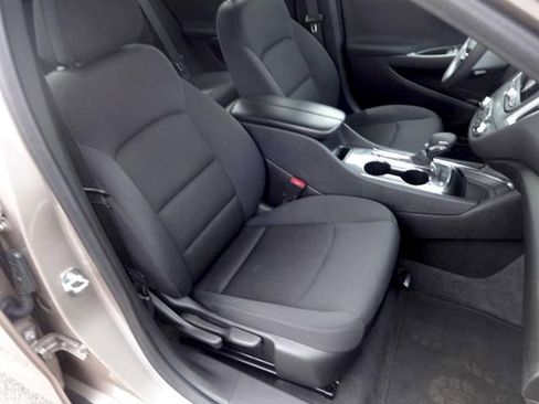 Used 2023 Chevrolet Malibu LT image 9