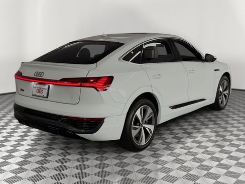 Used 2024 Audi Q8 e-tron Premium AWD/4WD image 9