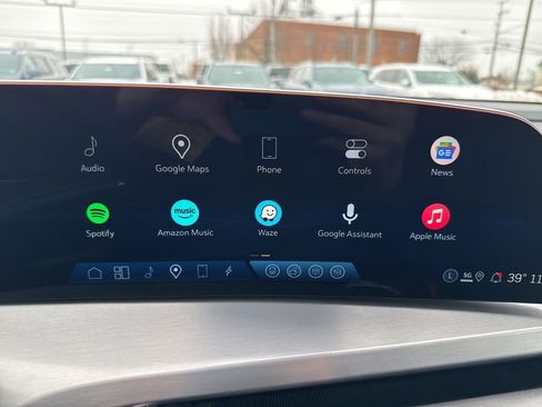 Used 2026 Cadillac Vistiq Sport image 33