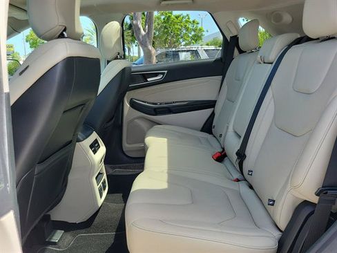 Used 2019 Ford Edge Titanium w/ Equipment Group 301A FWD image 10