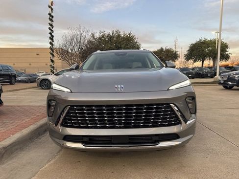 Used 2025 Buick Envision Avenir image 4