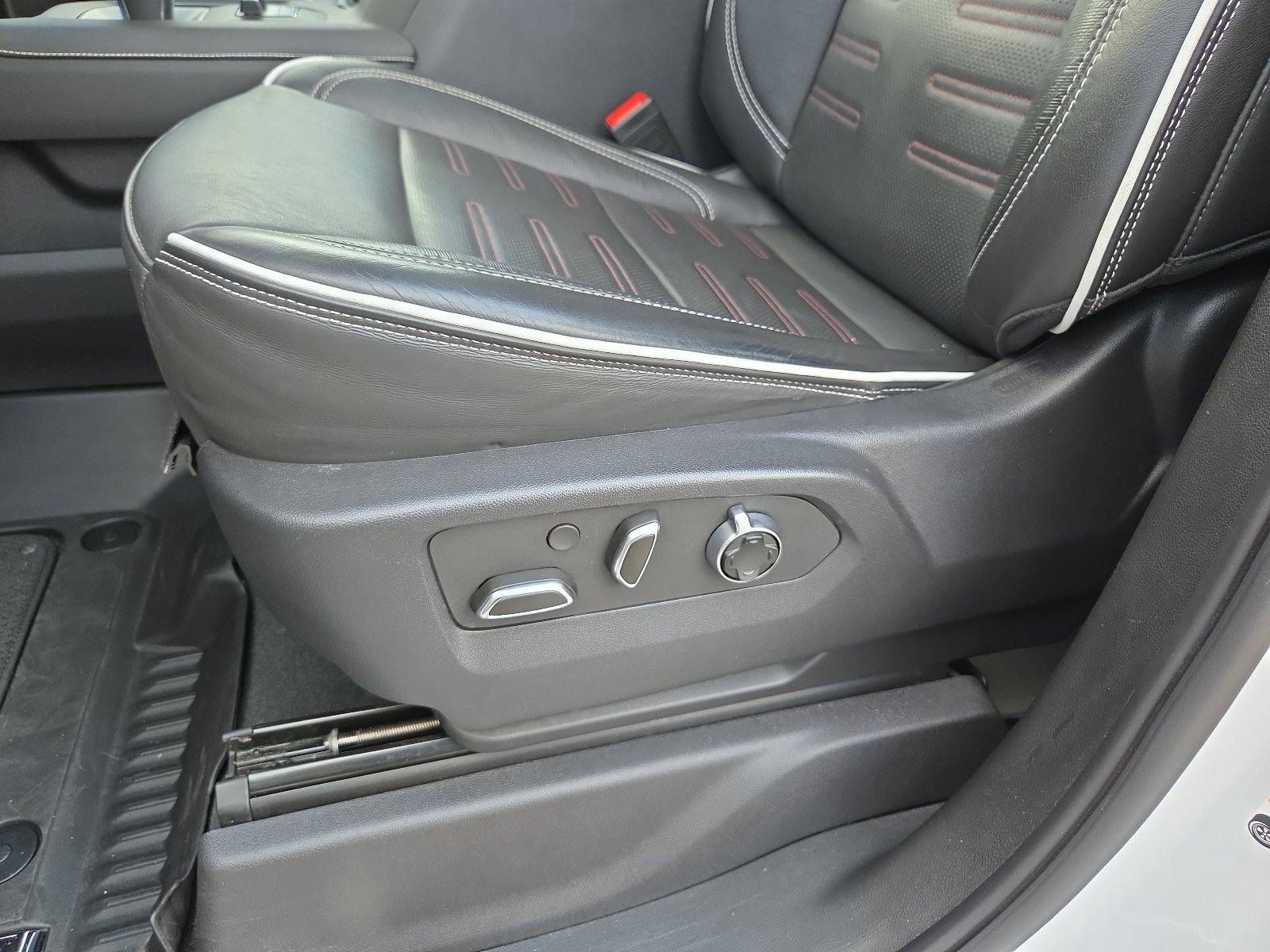 Used 2024 GMC Sierra 1500 AT4X AWD/4WD image 14