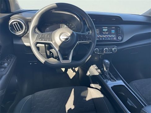 Used 2024 Nissan Kicks SV image 16