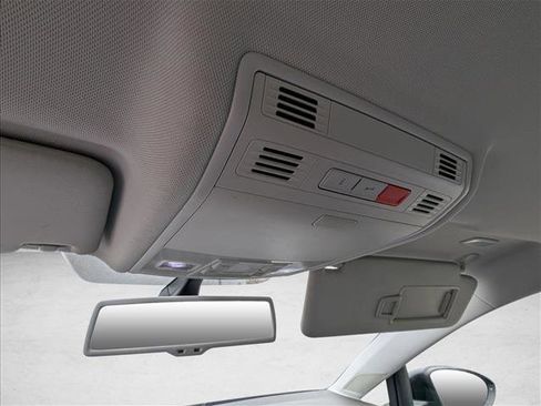 Used 2016 Volkswagen e-Golf SEL Premium image 12