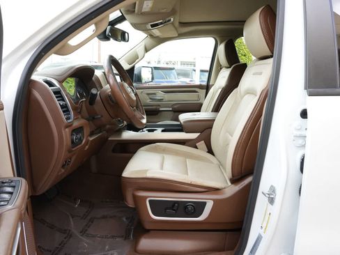 Used 2019 RAM 1500 Laramie image 16