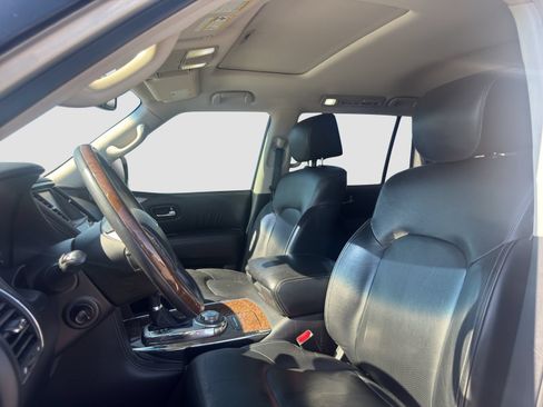 Used 2016 INFINITI QX80 4WD w/ Driver's Assistance Package image 9