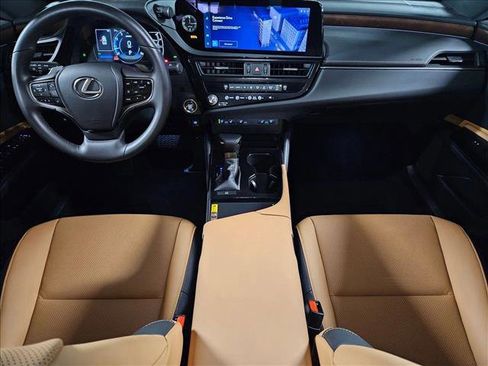 Used 2025 Lexus ES 350 w/ Premium Package image 17