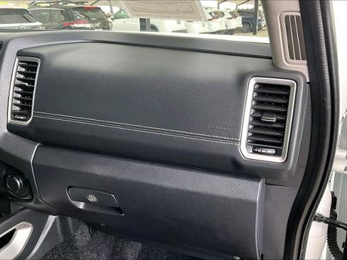 Certified 2023 Nissan Frontier SV w/ SV Convenience Package RWD image 18