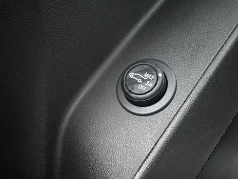 Used 2023 Chevrolet Equinox RS FWD image 24
