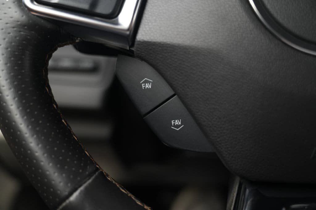 Used 2018 Chevrolet Camaro SS RWD image 40