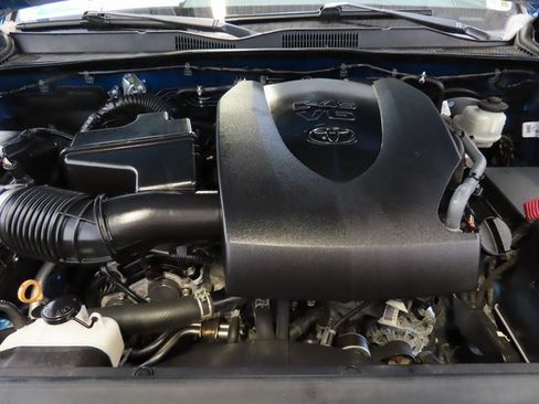 Used 2018 Toyota Tacoma SR5 image 31