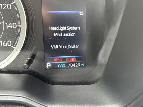 Used 2021 Toyota Corolla LE image 28