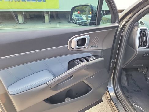 Used 2025 Kia Sorento SX Prestige AWD/4WD image 25