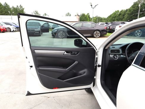 Used 2015 Volkswagen Passat TDI SE FWD image 29