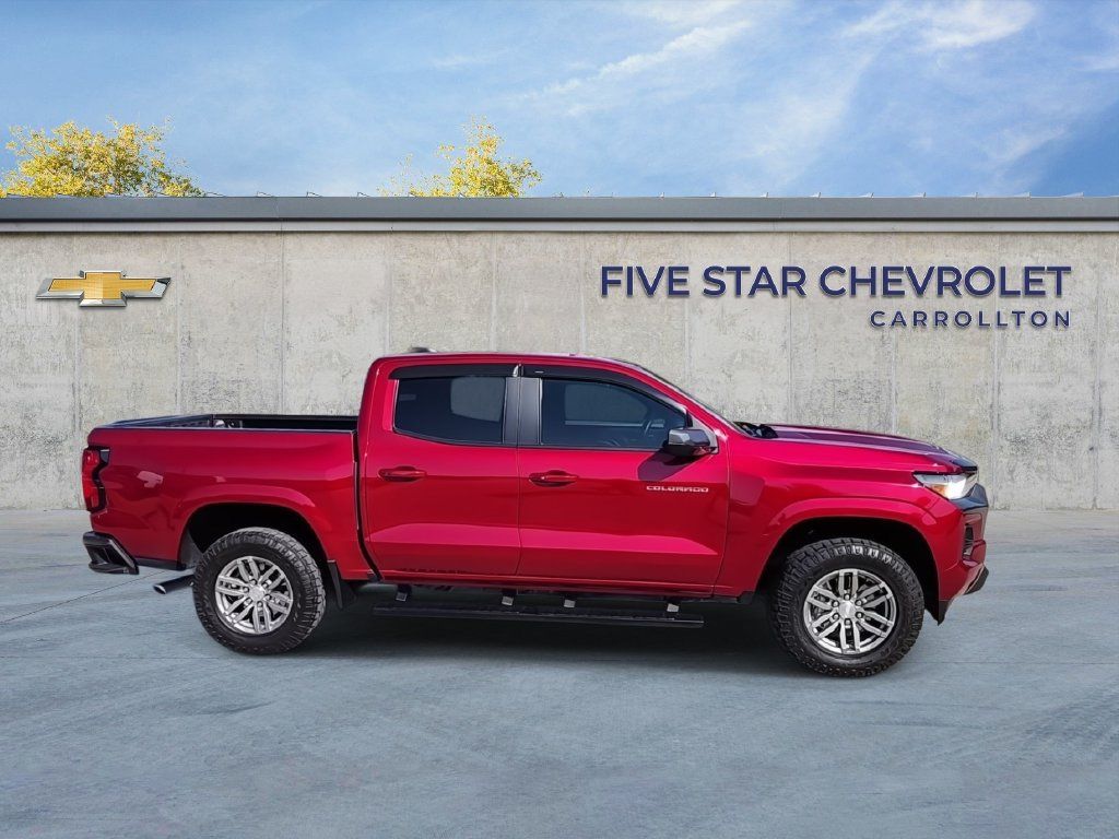 Used 2023 Chevrolet Colorado LT RWD image 9
