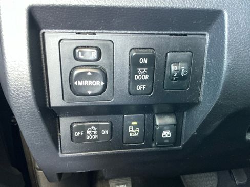 Used 2017 Toyota Tundra SR5 w/ TRD Off Road Package image 30