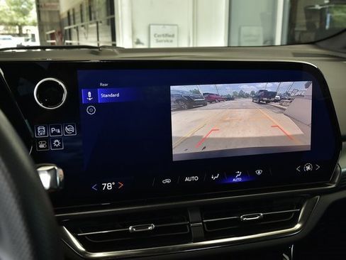 Used 2025 Chevrolet Equinox EV LT image 21