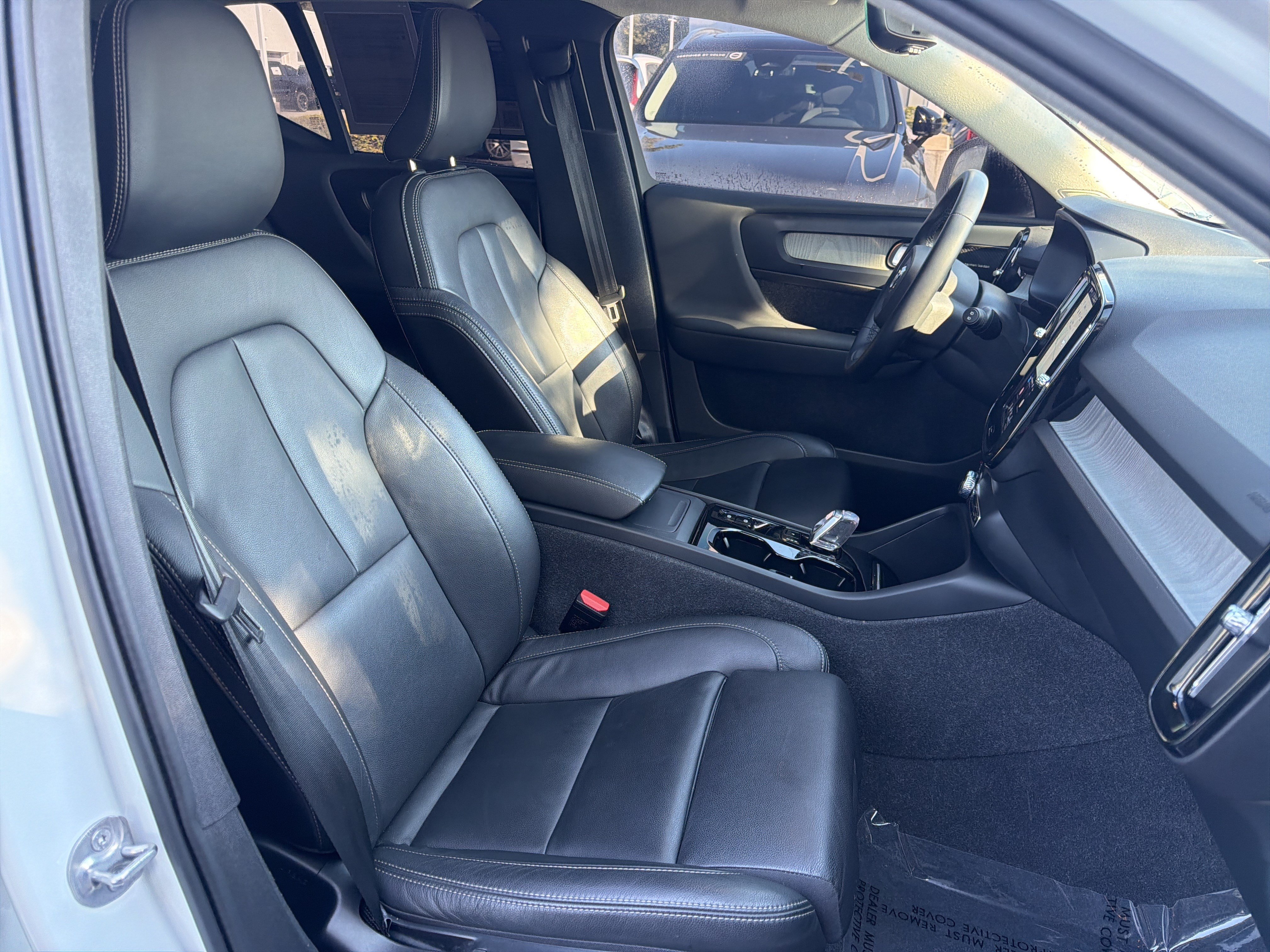 Used 2024 Volvo XC40 B5 Plus w/ Protection Package Premier AWD/4WD image 36