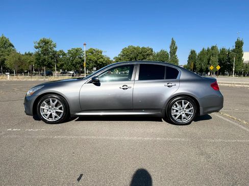 Used 2010 INFINITI G37 Journey w/ Premium Pkg RWD image 8